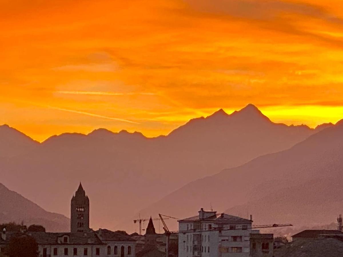Attico Bellavista Apartment Aosta Bagian luar foto